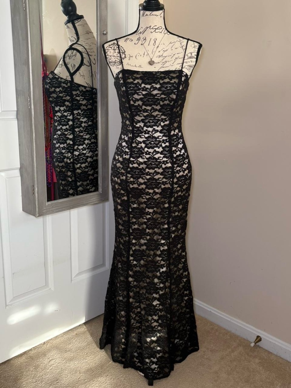 Dave & Johnny Black Lace Maxi Prom Dress Evening Gown